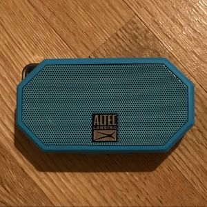 BLUETOOTH SPEAKER